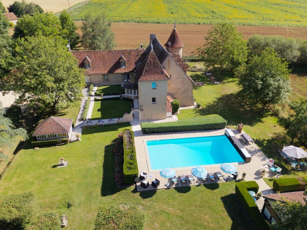 Le Petit Chateau De Sainte Colombe Bouges-le-Chateau Exterior photo